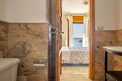 Ortigia seafront apartment