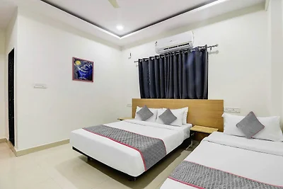 Townhouse De Alphabet Hotel Kukatpally