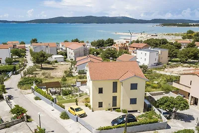 Two Bedroom apartment with Terrace (Cvita)