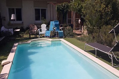 Schöne Villa in Morières-lès-Avignon mit Pool