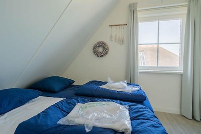 Riant huis met 5 badkamers, aan het...