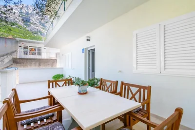 Three Bedroom Apartment with Terrace