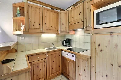 HELLE UND WARME WOHNUNG, MERIBEL LABEL