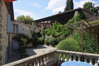 Ruhiges Ferienhaus mit Pool in der Ardèche