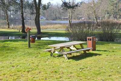 Ferienhaus eines üppigen Waldes in Limburg