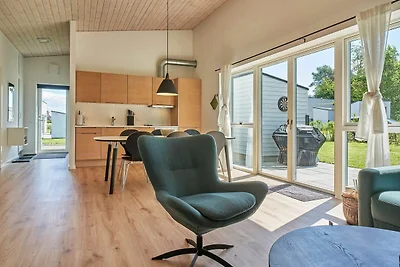 6 Personen Ferienhaus in Nexø-By Traum