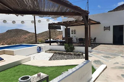 Casa Héctor, con piscina privata climatizzata...