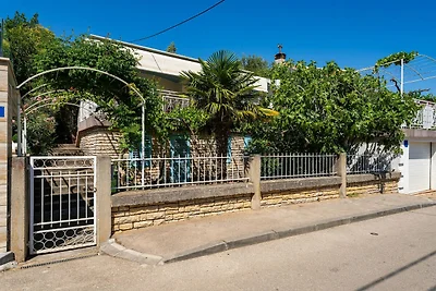 Villa mit Infinity-Pool, Spa