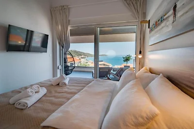 Charming Sunset View Villa with Outdoor Pool ...