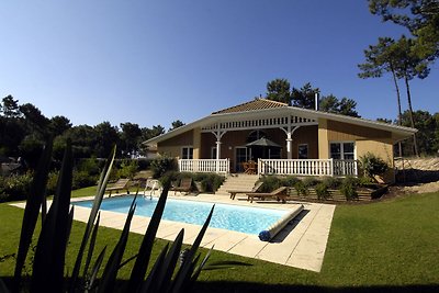 Magnifique villa avec piscine privée à 2 km d...