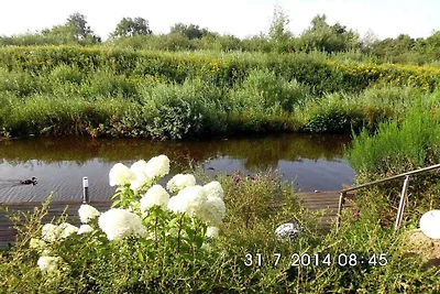 Anni's huis, direct aan het water.