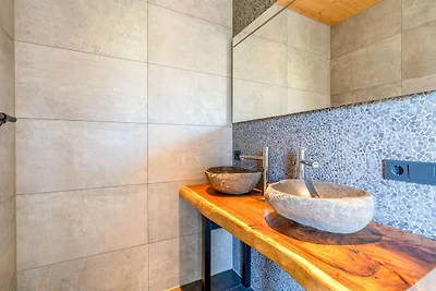 Moderne Villa für 6 Personen mit privatem Whi...