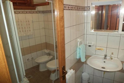 Studio Apartment Arch 2 - One Bedroom Apartme...
