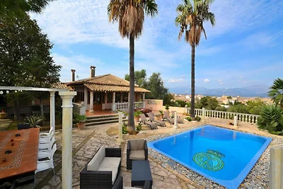 Villa in Muro met zwembad en uitzicht op het...