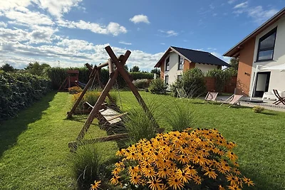 Ferienhaus mit Terrasse und großem Garten