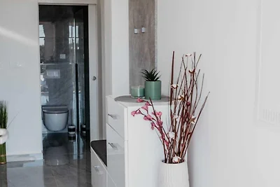 Modern Seget Vranjica Apartment with Terrace ...