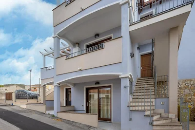 Moderne Wohnung in Badesi mit Garten