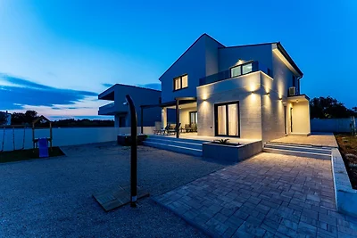Moderne Familienvilla in Biograd
