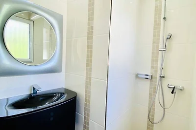 Häuser & Villen für 8 Personen