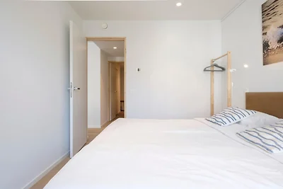 Elegante Wohnung mit seitlichem Meerblick