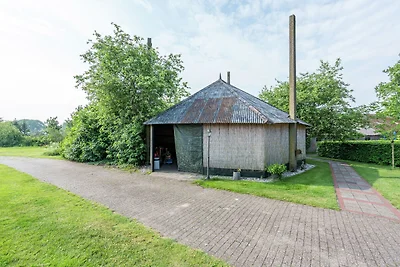 Großer Bauernhof in der Nähe des Pieterpads