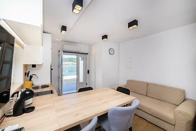 Apartments Ema - Studio Apartment with Sea...
