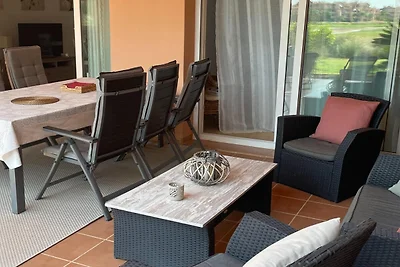 Modernes Apartment im Golfresort mit Pool