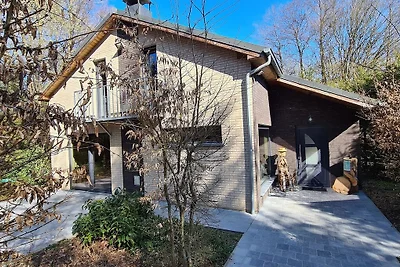 Einladendes Ferienhaus in Durbuy mit Sauna