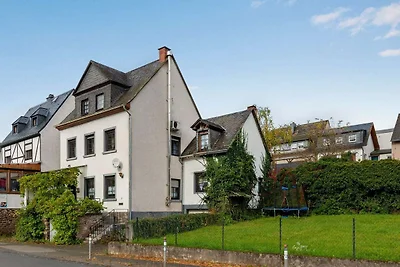 Ruhiges Ferienhaus in Nehren mit Garten