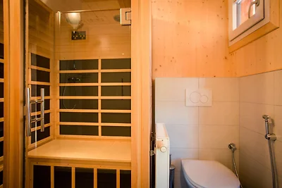Przestronny domek z wanną z hydromasażem