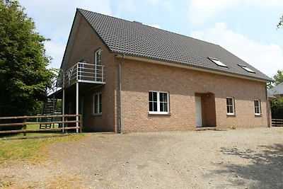 Ferienhaus in Robertville mit Sauna & Garten