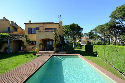 Villa in Estartit vlakbij zee en strand
