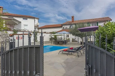 Ferienhaus in Vižinada mit Schwimmbecken
