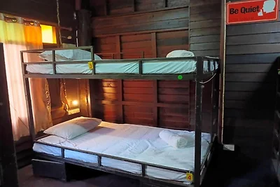 Dormitorio maschile sociale | Posto letto