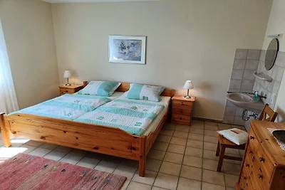 Apartamento vacacional en Ulmen con piscina.