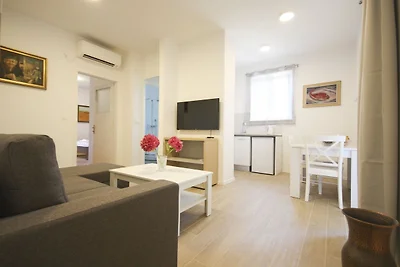 Apartment Goge - One-Bedroom Apartment with...