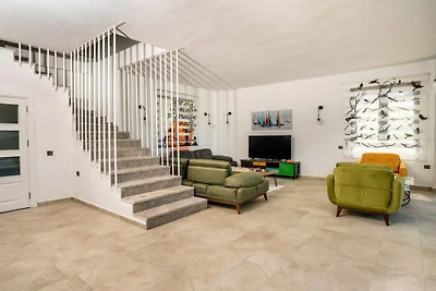 Villa in Kalkan mit Schwimmbecken