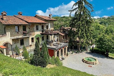 Favolosa villa con piscina a Bastia Mondovì