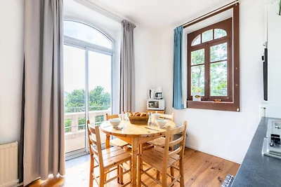 Urlaub für 4 Personen mit den Füßen im Wasser...