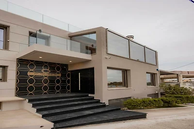 Strandvilla mit Pool in Agia Pelagia