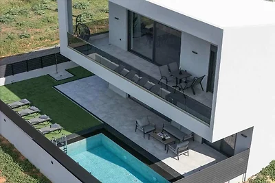 Villa mit Meerblick, Pool und Grill für 8...