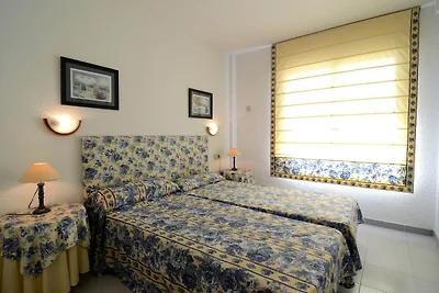 Appartement met uitzicht op het zwembad