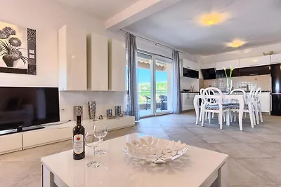 Three Bedroom Apartment with Sea View and Poo...