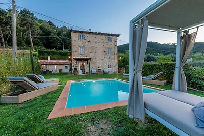 Villa romantica con piscina
