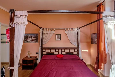 Lussuosa villa con grande piscina a Tolentino