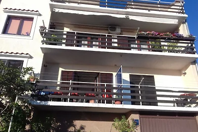 Studio Apartment with Terrace Leona