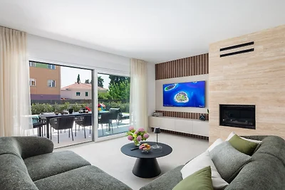 Villa Prima Lux - Four Bedroom Villa with...