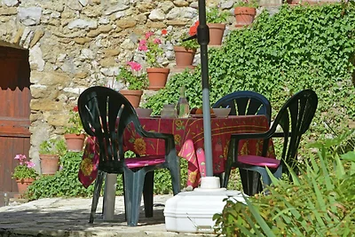 Malerische Villa mit Garten in Bagard...