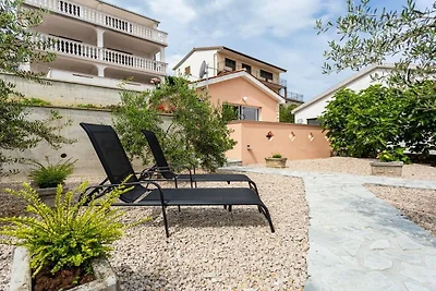 Ferienhaus in Vrbnik mit Schwimmbecken