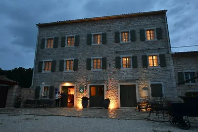 Tranquil Getaway with Shared Pool in Bale - C...